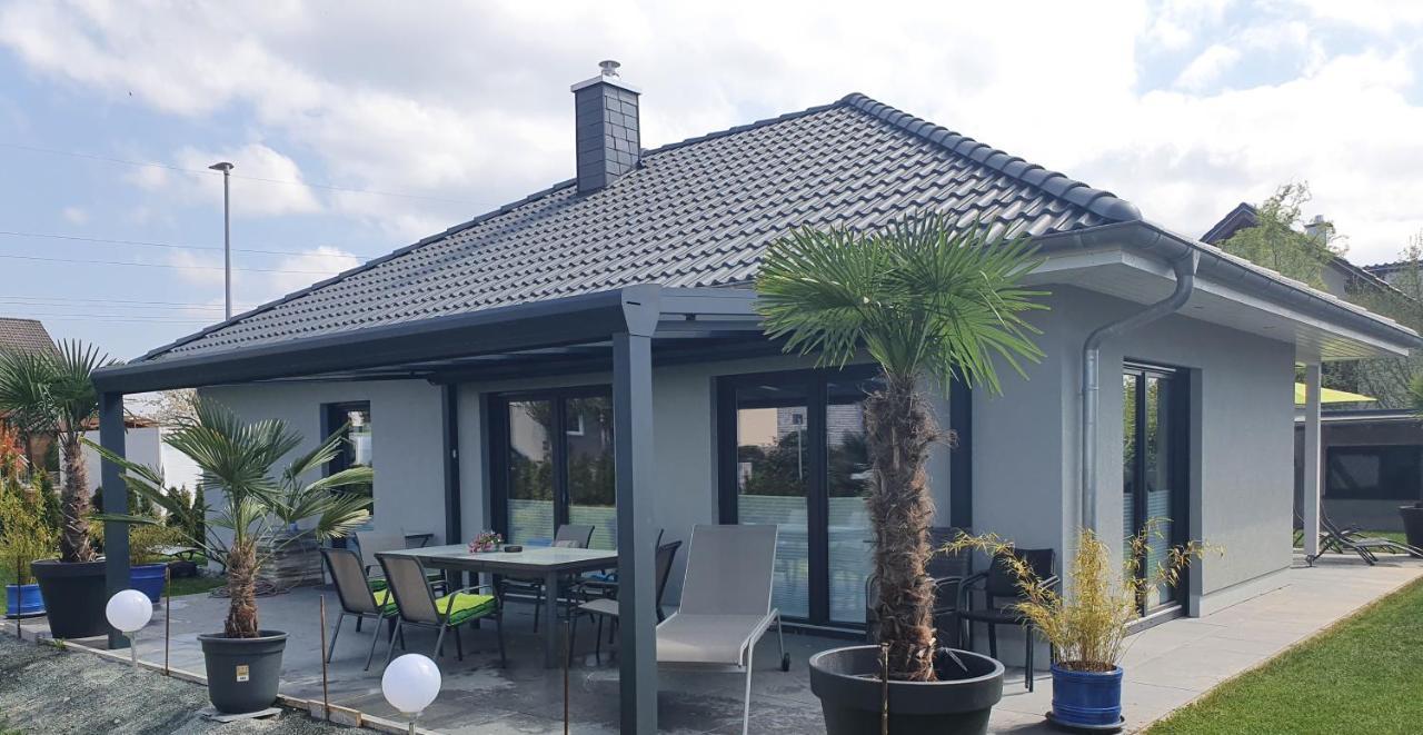 Grosszuegige Unterkunft Mit Terrasse Oberbrechen Exterior foto