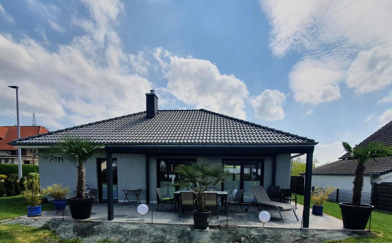 Grosszuegige Unterkunft Mit Terrasse Oberbrechen Exterior foto